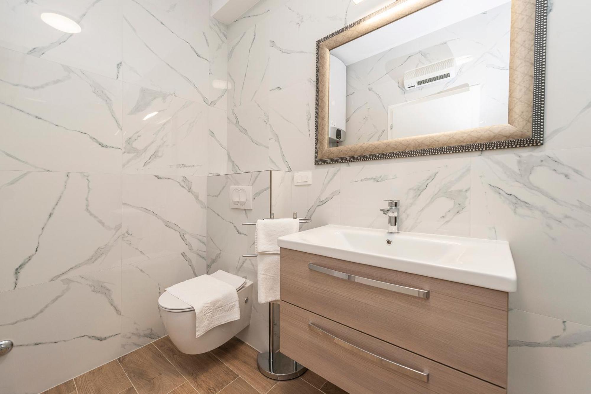 Villa Eni Apartments 2 Mandre Ngoại thất bức ảnh