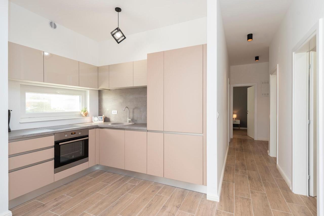 Villa Eni Apartments 2 Mandre Ngoại thất bức ảnh
