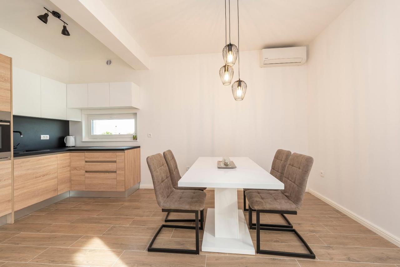 Villa Eni Apartments 2 Mandre Ngoại thất bức ảnh