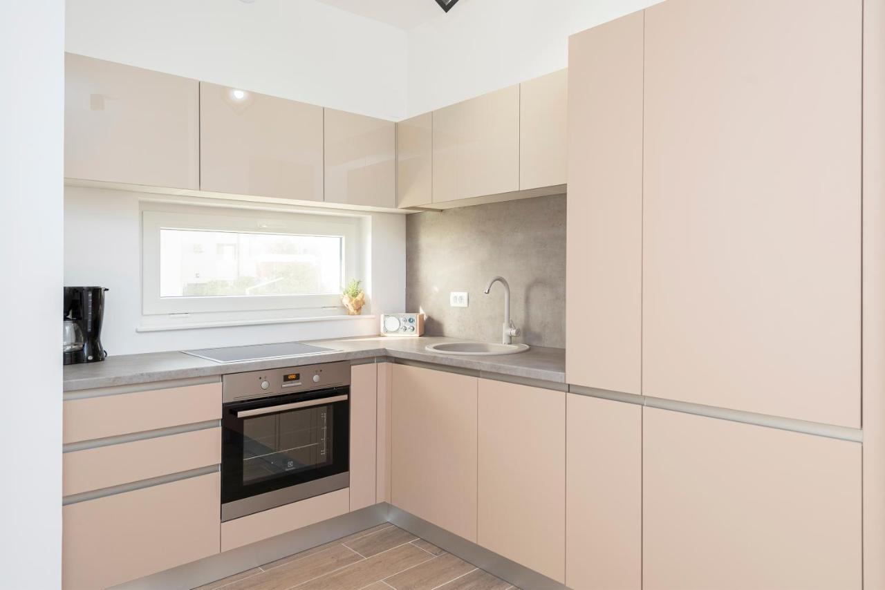 Villa Eni Apartments 2 Mandre Ngoại thất bức ảnh