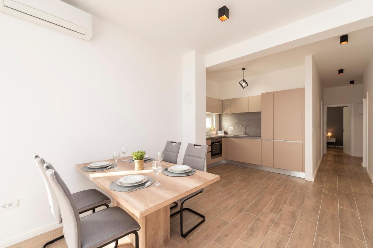 Villa Eni Apartments 2 Mandre Ngoại thất bức ảnh